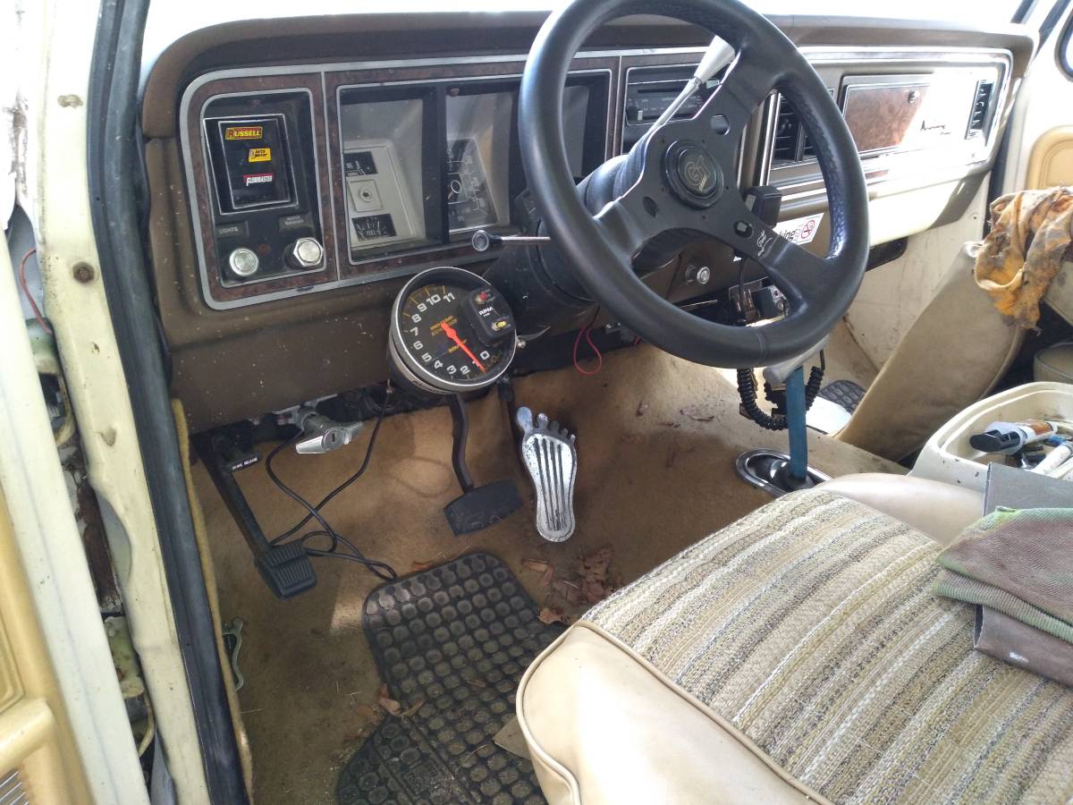 Ford-bronco-xlt-1979-white-4