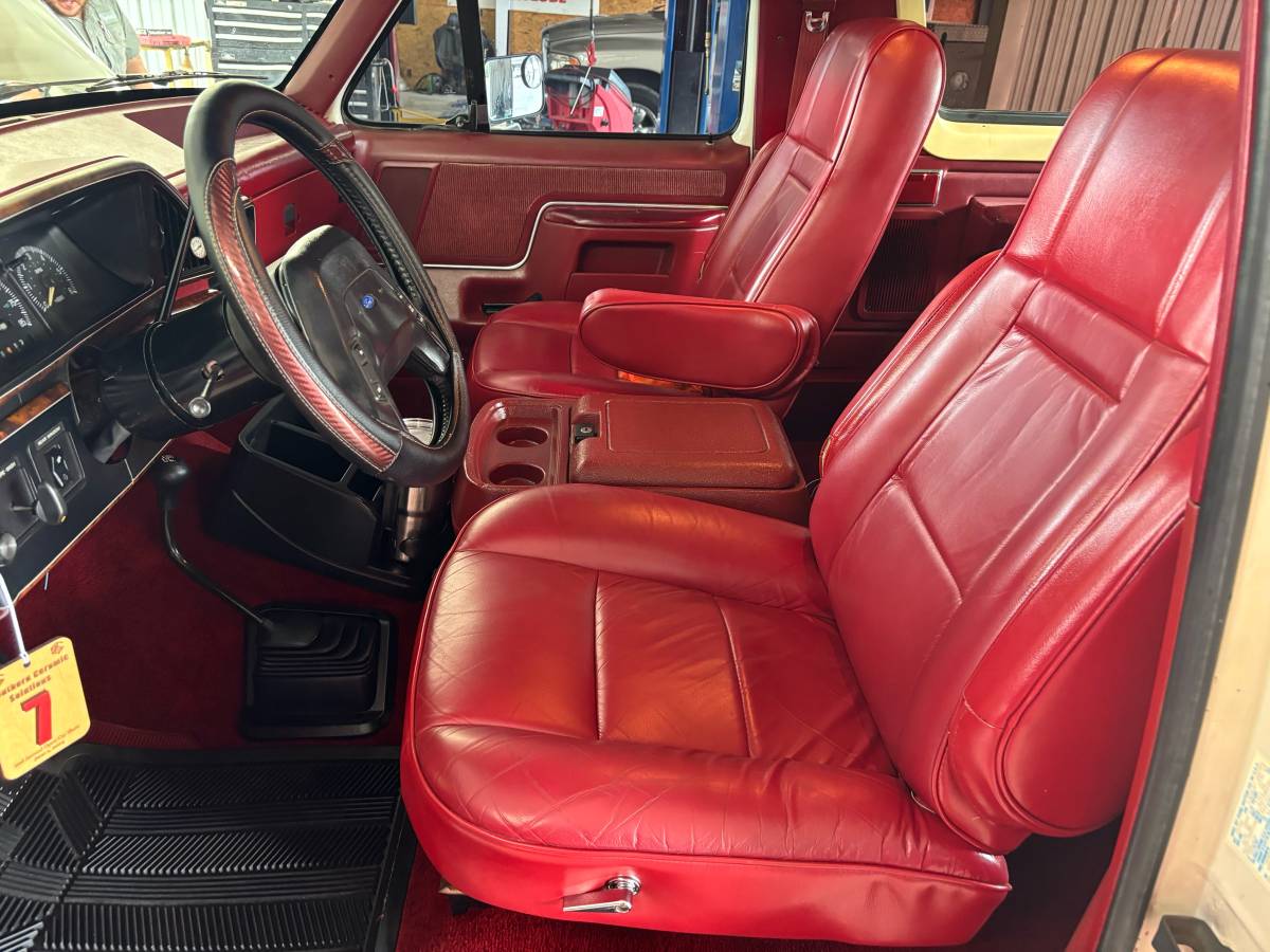 Ford-bronco-xlt-1988-red-3