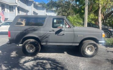 Ford-bronco-xlt-1989-grey-1