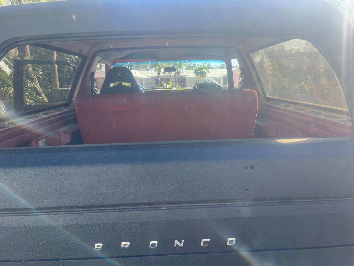 Ford-bronco-xlt-1989-grey-10
