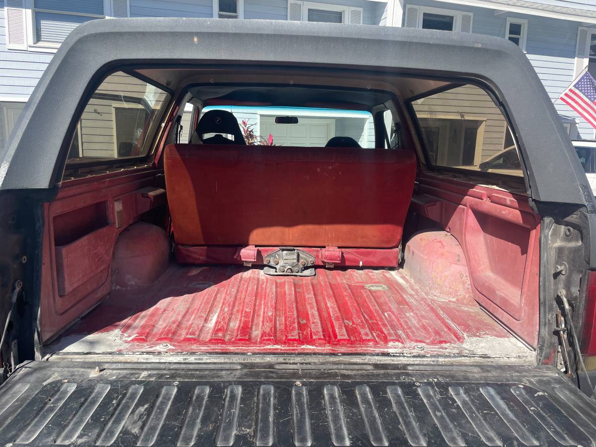 Ford-bronco-xlt-1989-grey-12