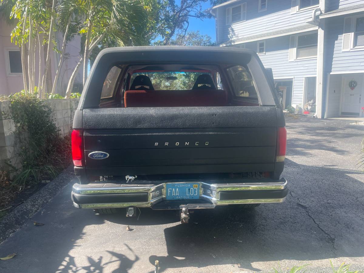 Ford-bronco-xlt-1989-grey-4