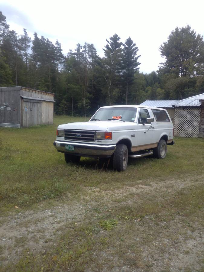 Ford-bronco-xlt-1991-white-1