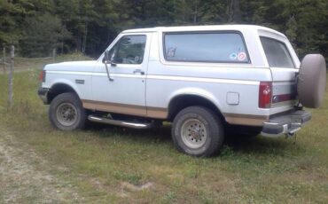 Ford-bronco-xlt-1991-white