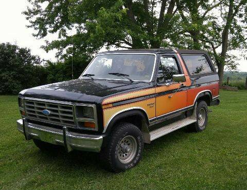 Ford-bronco-xlt-4x4-1983-black