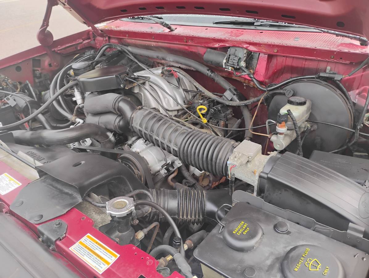 Ford-bronco-xlt-5.0-1994-red-22