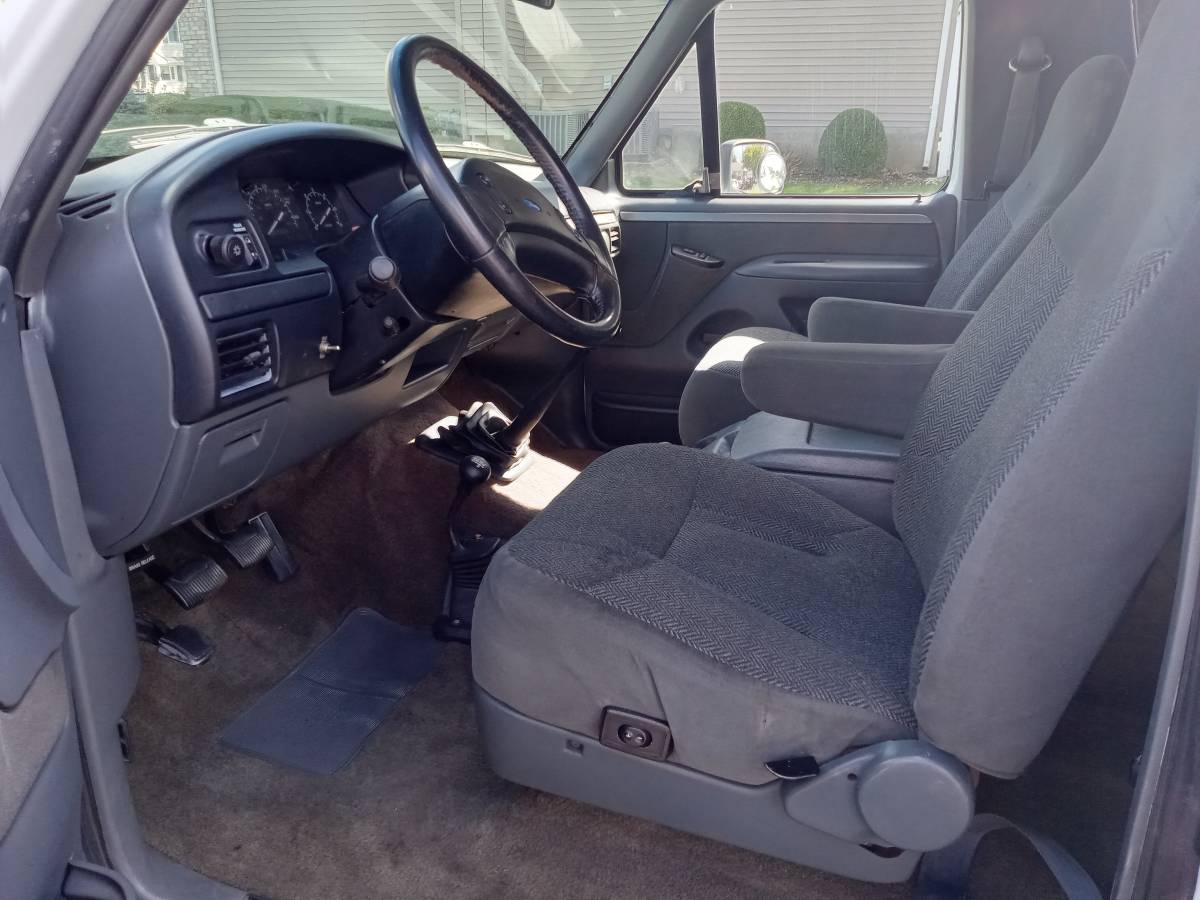 Ford-bronco-xlt-5.0-eddie-bauer-1994-red-20