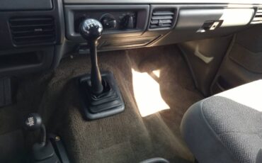 Ford-bronco-xlt-5.0-eddie-bauer-1994-red-23