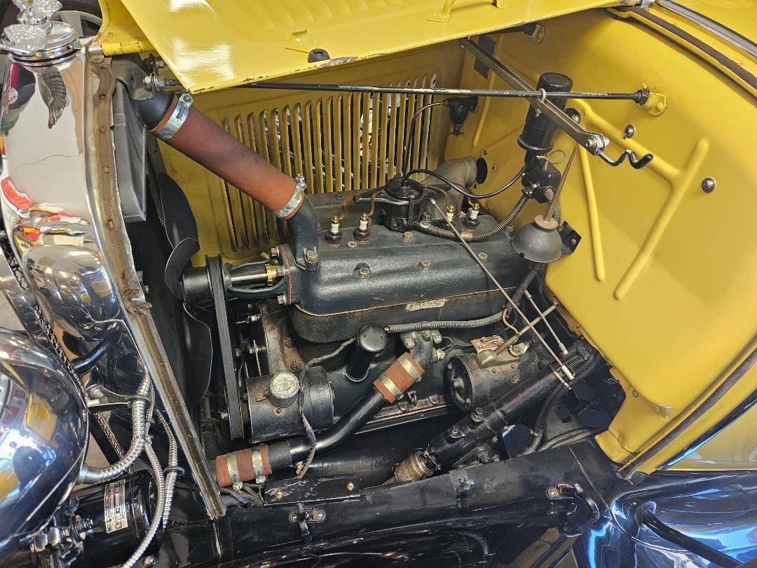 Ford-cabriolet-1930-yellow-1