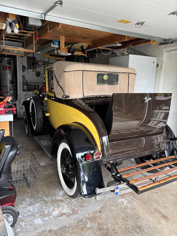 Ford-cabriolet-1930-yellow-2