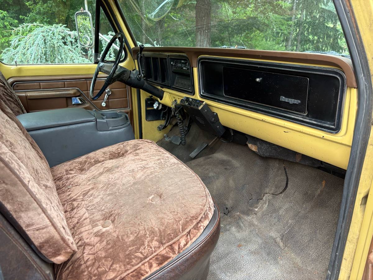 Ford-camper-special-1973-custom-4