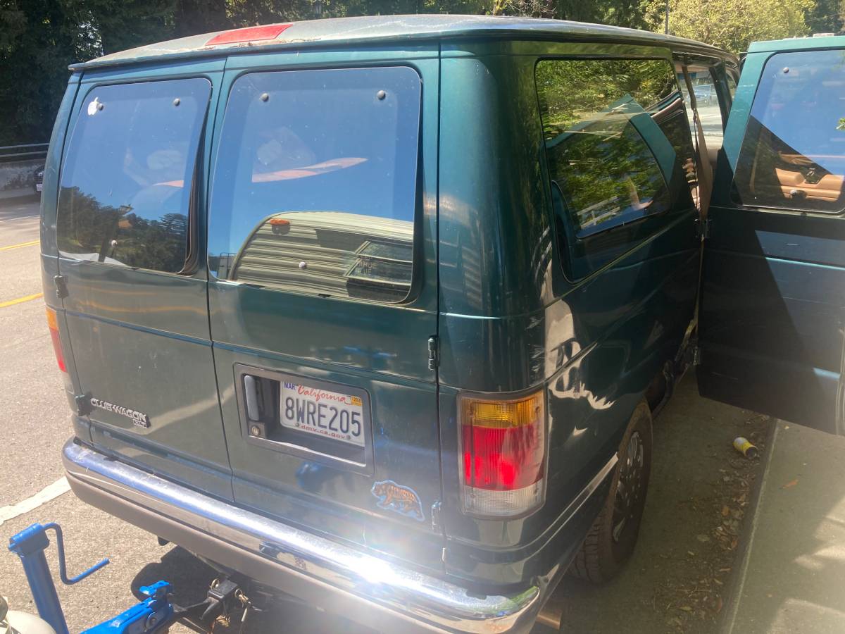 Ford-club-wagon-1994-green-1