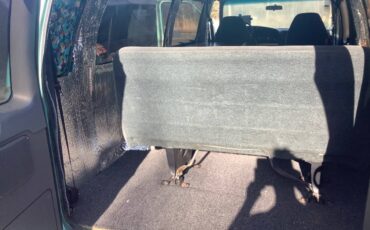 Ford-club-wagon-1994-green-7