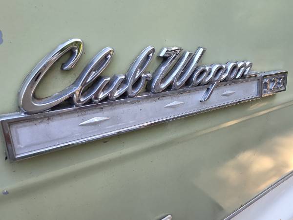 Ford-club-wagon-camper-van-1970-green-1