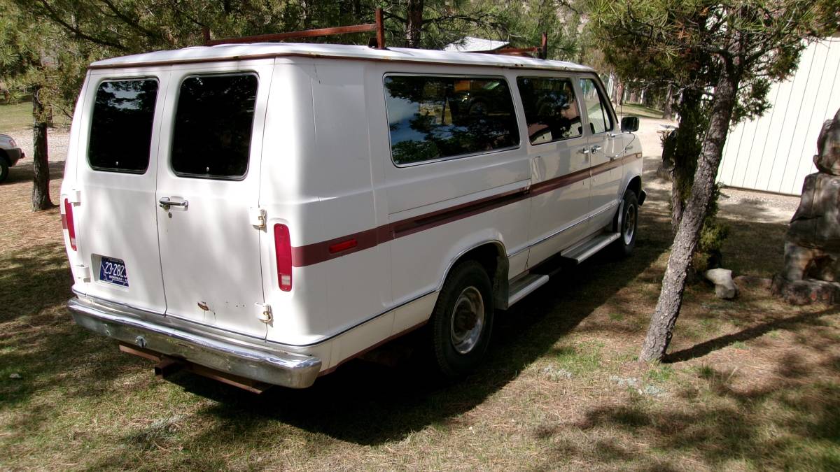 Ford-clubvan-1987
