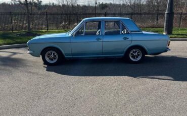 Ford-cortina-1600e-1970-blue-14