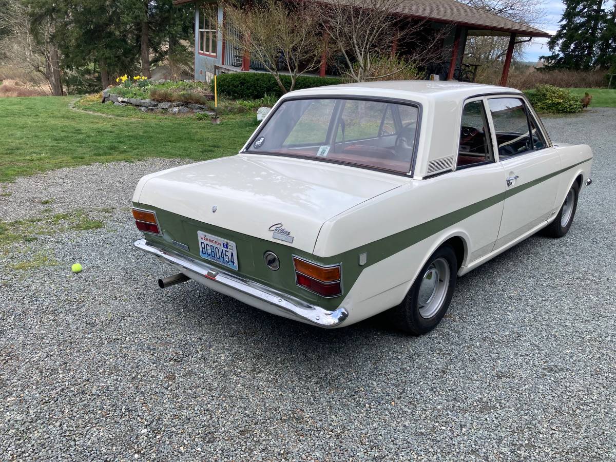 Ford-cortina-1967-white-7