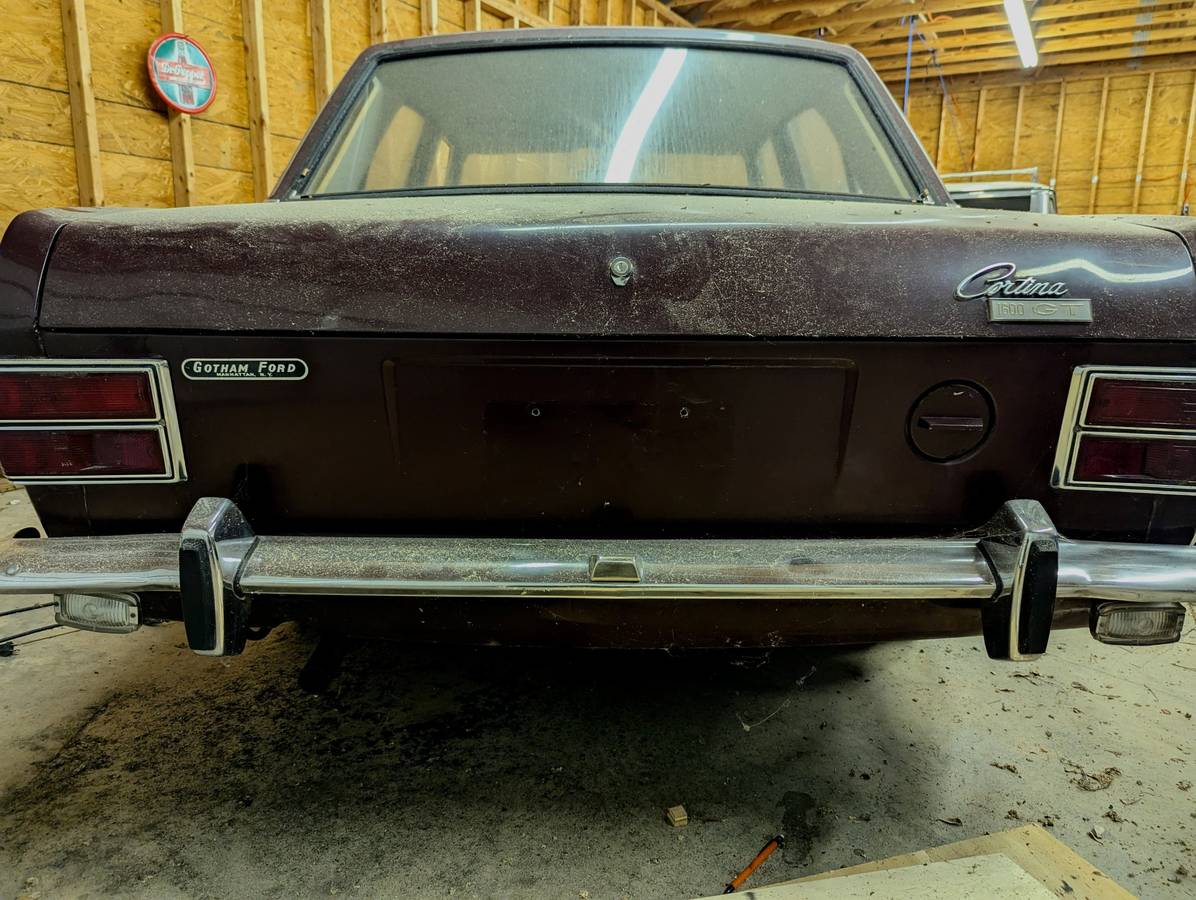 Ford-cortina-gt-1968-red-2