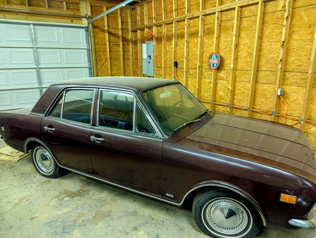 Ford-cortina-gt-1968-red