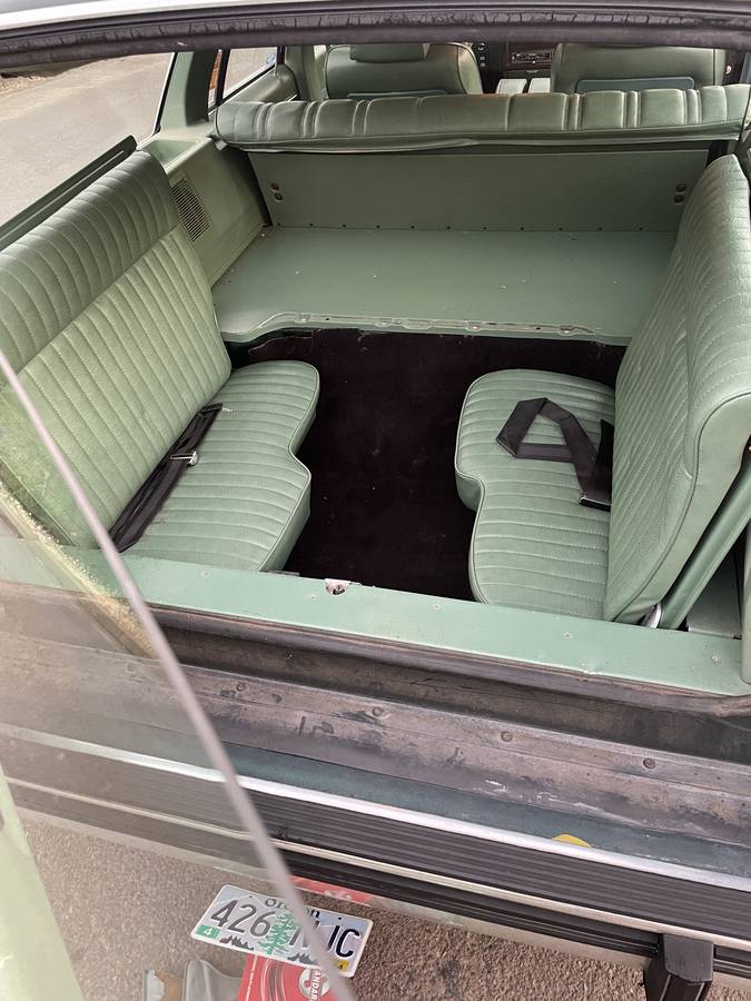 Ford-country-squire-1980-green-14