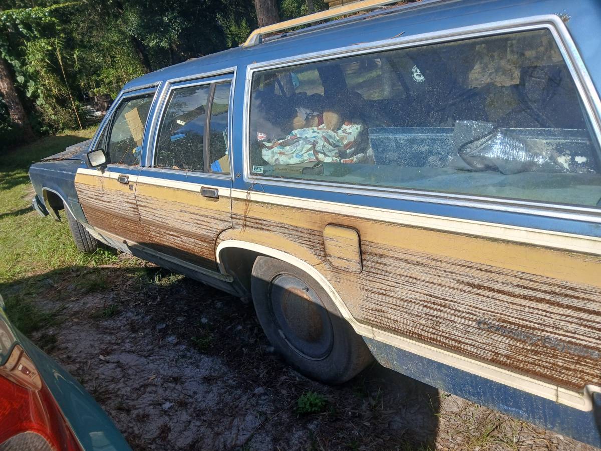 Ford-country-squire-1986-3