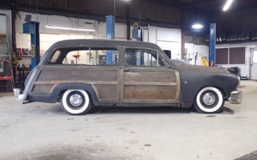Ford-country-squire-wagon-1951-black-1