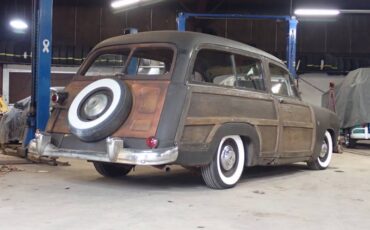 Ford-country-squire-wagon-1951-black-4
