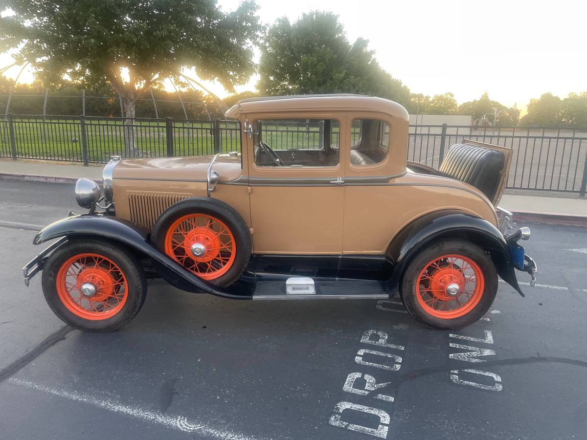 Ford-coupe-1930-2