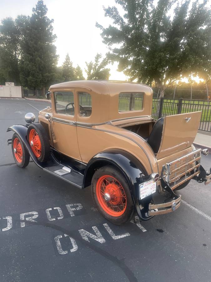 Ford-coupe-1930-3