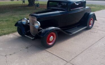 Ford-coupe-1932-black-12