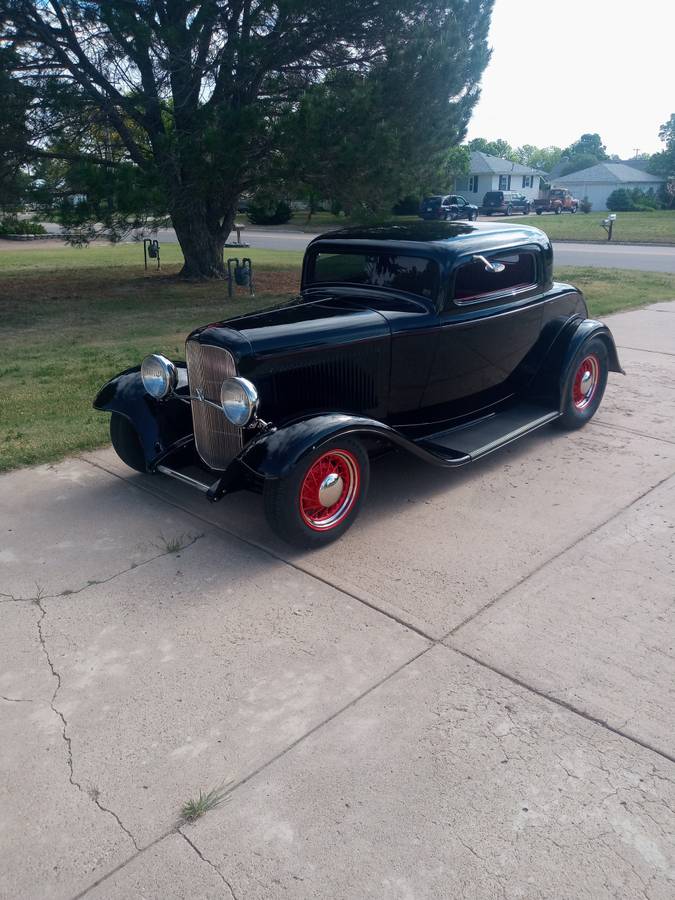 Ford-coupe-1932-black-12