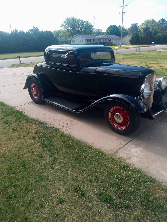 Ford-coupe-1932-black-13