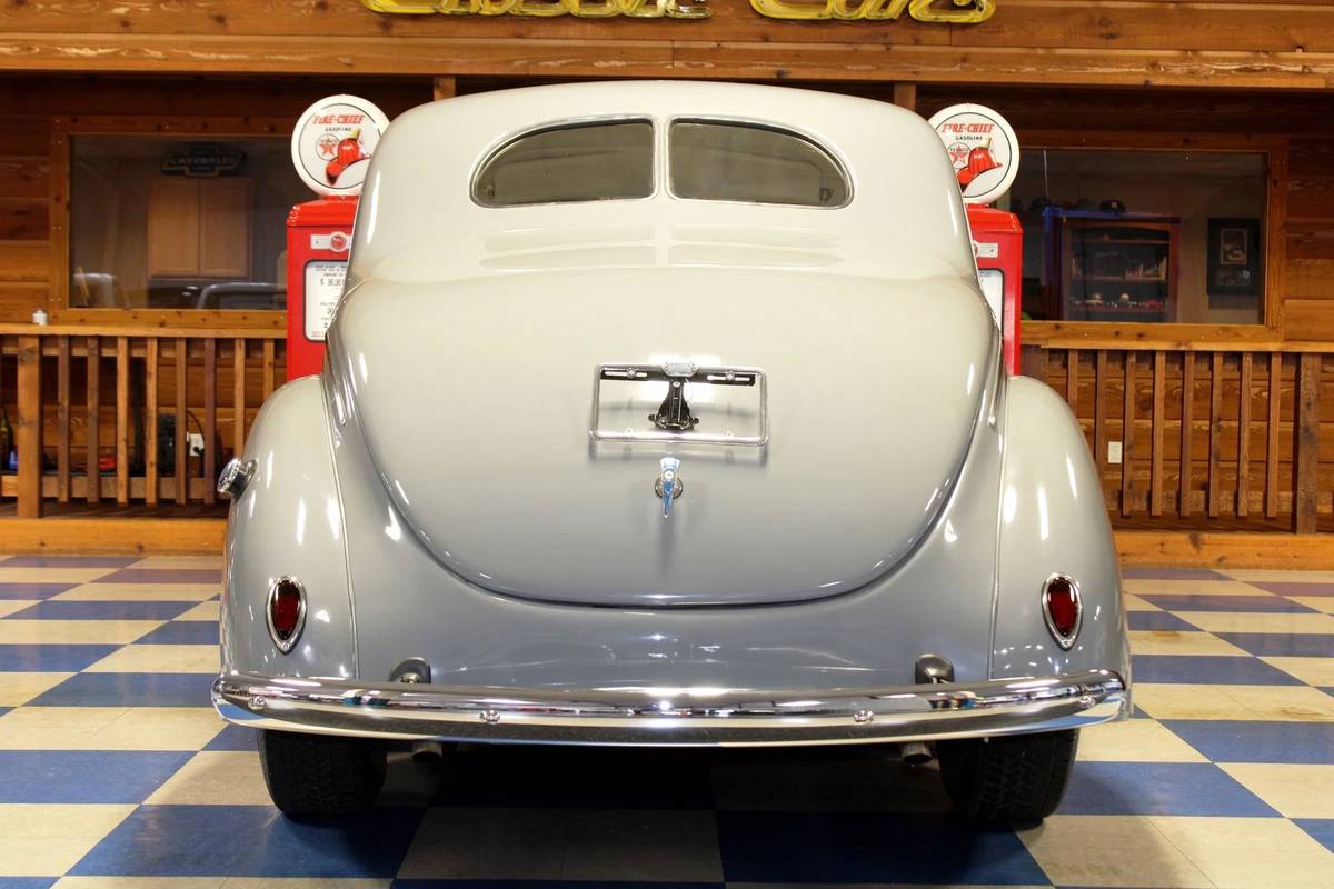 Ford-coupe-1939-10