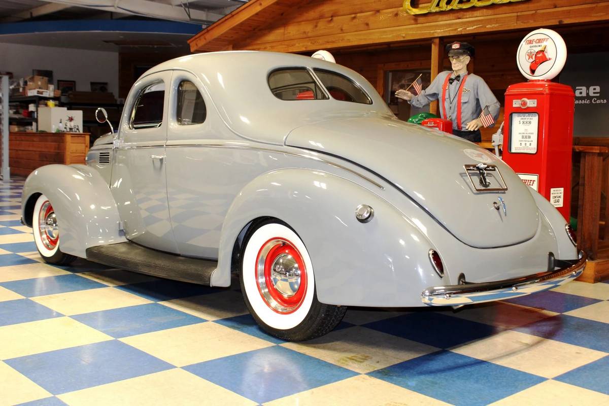 Ford-coupe-1939-3