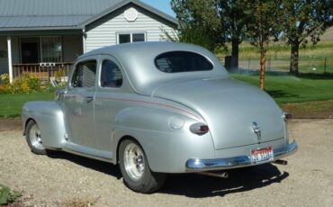 Ford-coupe-1947-silver