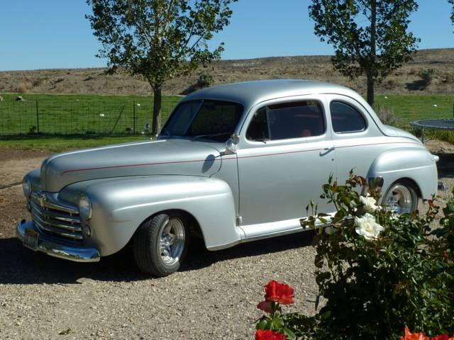 Ford-coupe-1947-silver-4