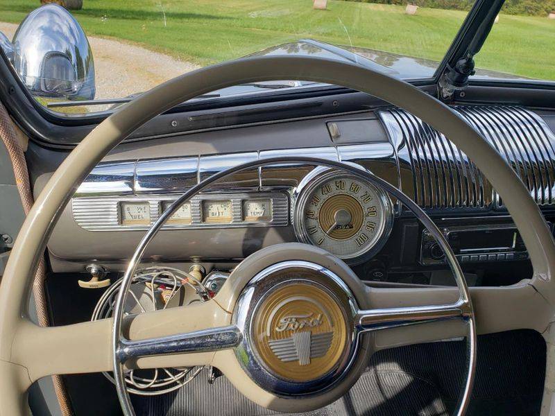 Ford-coupe-1948-grey-15
