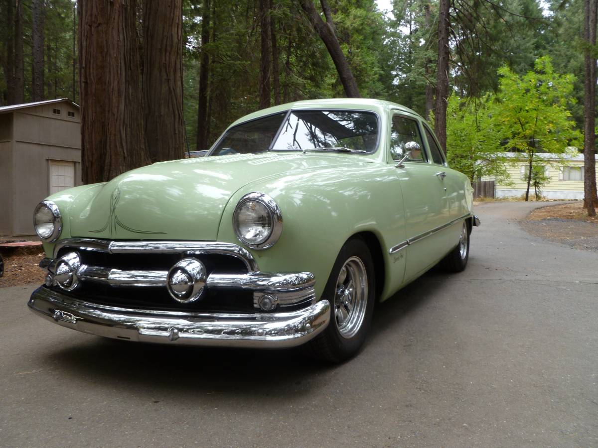 Ford-coupe-1951-green-1