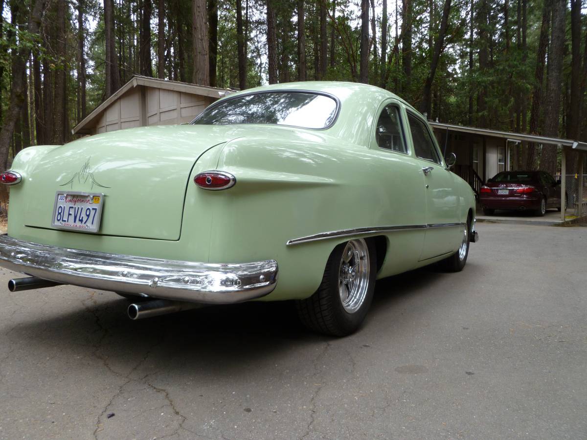 Ford-coupe-1951-green-2
