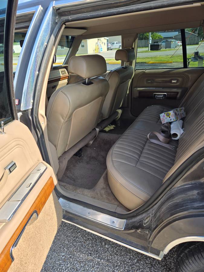 Ford-crown-vic-1988-grey-5