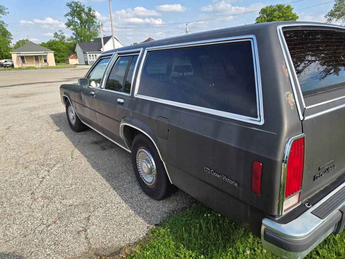 Ford-crown-vic-1988-grey-6