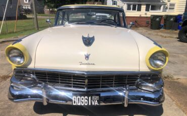 Ford-crown-victoria-1956-10