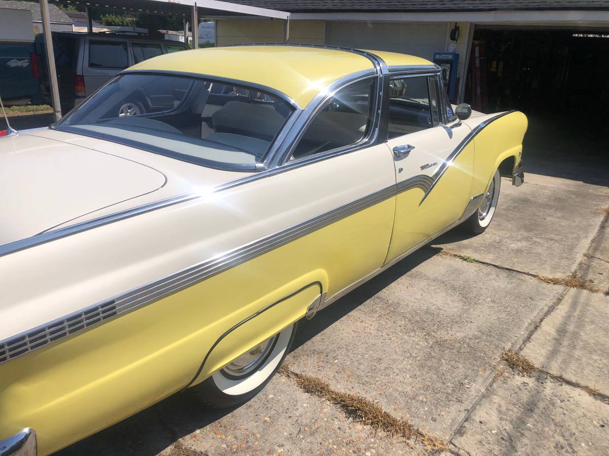 Ford-crown-victoria-1956-11