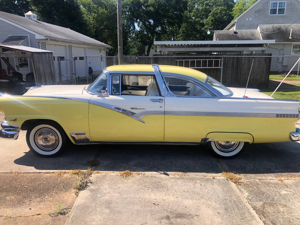 Ford-crown-victoria-1956-13