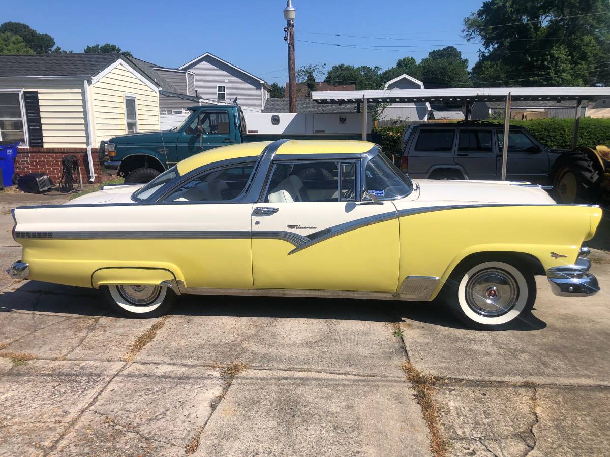 Ford-crown-victoria-1956-9