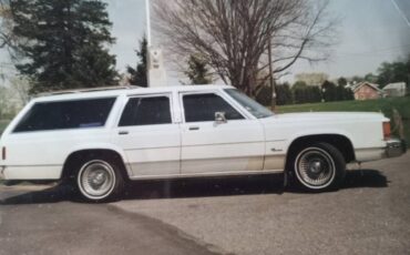 Ford-crown-victoria-1986-white