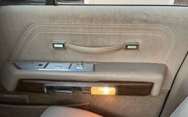Ford-crown-victoria-1989-custom-12