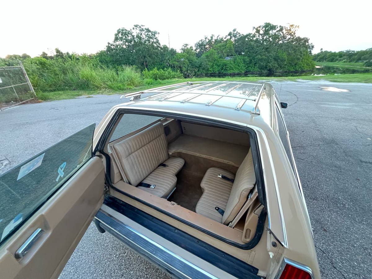 Ford-crown-victoria-1989-custom-17