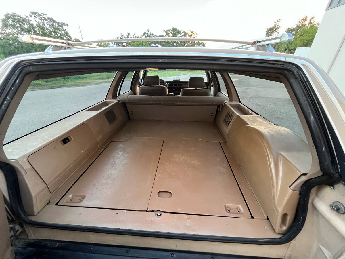 Ford-crown-victoria-1989-custom-19