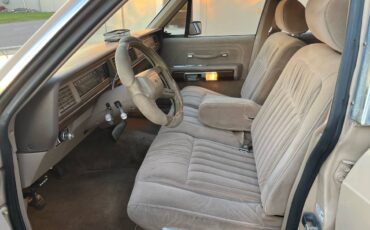 Ford-crown-victoria-1989-custom-7